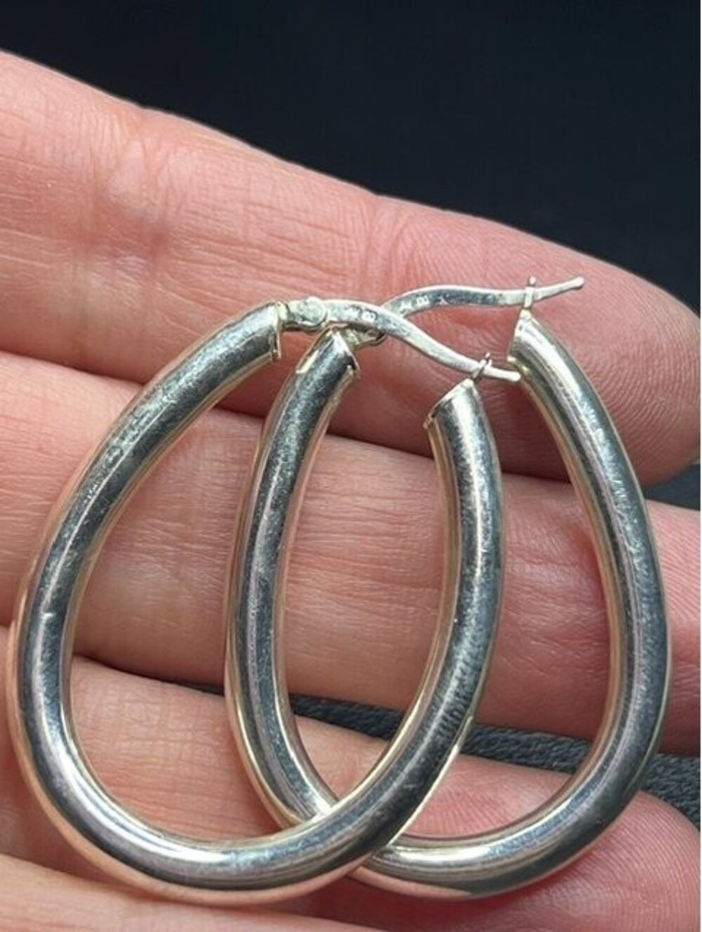 B7382 Sterling silver SU 925 Classic Oval Hoop Earrings 1.5" drop Polished 4.8g